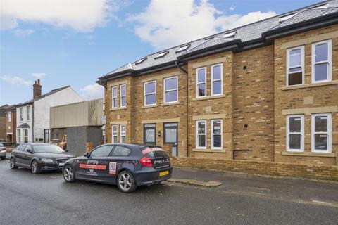 1 bedroom apartment to rent, Dorien Road, Raynes Park, SW20