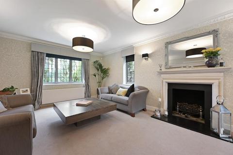 4 bedroom detached house for sale, Linden Drive, Gerrards Cross, SL9