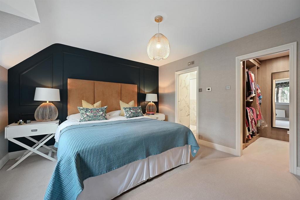Master Bedroom (2).jpg