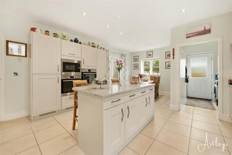 4 bedroom detached house for sale, Whiteford Mews, Llanrhidian, Swansea