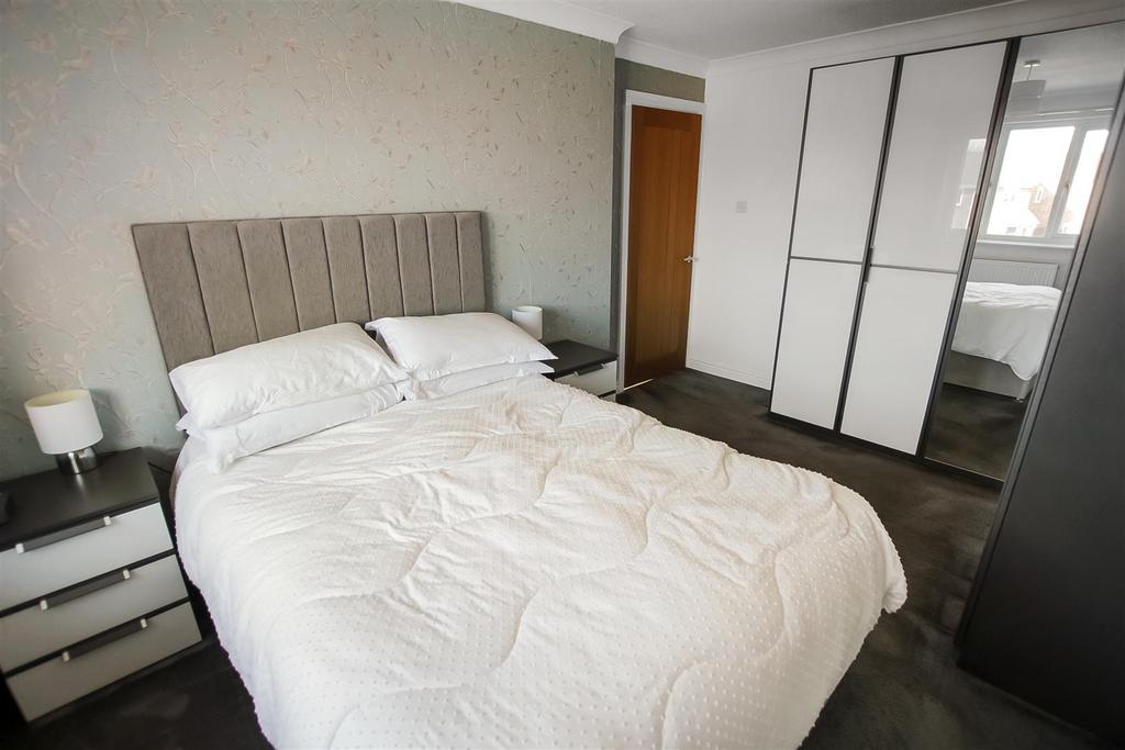Bedroom One (2).jpg