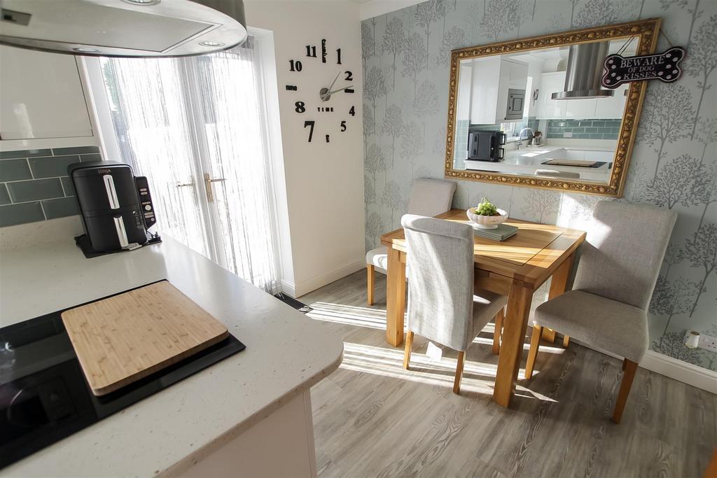 Dining Area.jpg