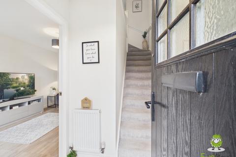 3 bedroom semi-detached house for sale, Greenkeepers Avenue, Basingstoke, Hampshire, RG23