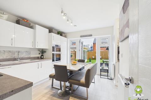 3 bedroom semi-detached house for sale, Greenkeepers Avenue, Basingstoke, Hampshire, RG23