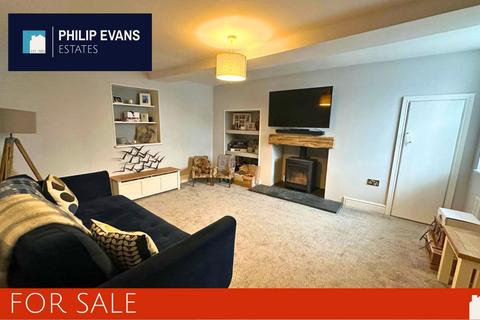 3 bedroom semi-detached house for sale, Prospect Place, Llanbadarn Fawr SY23