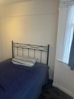 1 bedroom in a flat share to rent, Stanley Avenue, Dagenham RM8