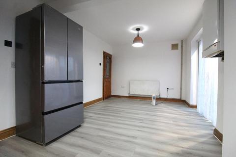 4 bedroom terraced house to rent, Bennetts End Road, Hemel Hempstead HP3