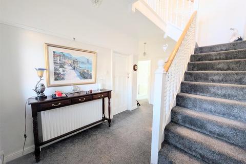 4 bedroom semi-detached house for sale, Pentire Avenue, UPPER SHIRLEY Southampton