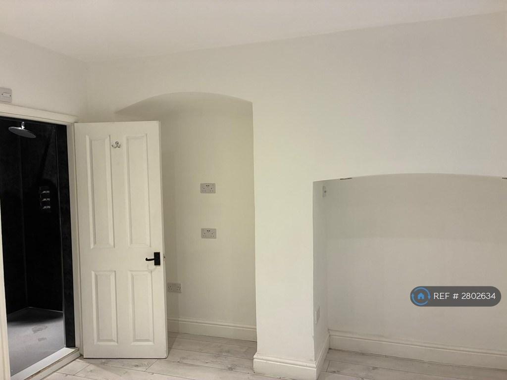 Master Bedroom - View Of Wet Room