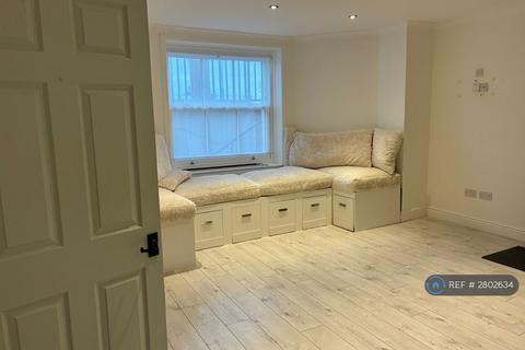 2 bedroom flat to rent, Eversfield Place, St. Leonards-On-Sea, TN37