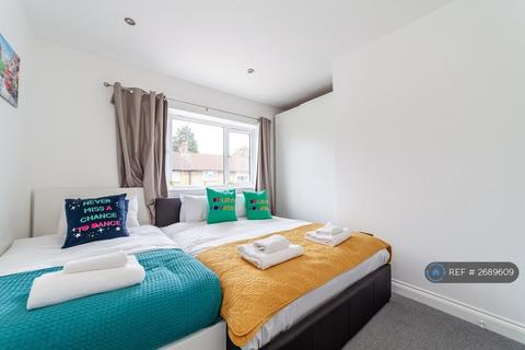 2 bedroom terraced house to rent, Meerbrook Road, London, SE3