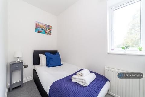 2 bedroom terraced house to rent, Meerbrook Road, London, SE3