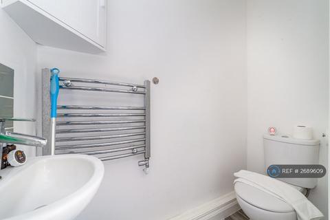 2 bedroom terraced house to rent, Meerbrook Road, London, SE3