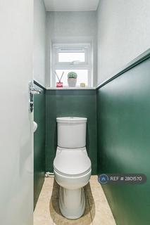 4 bedroom semi-detached house to rent, Fouracres, Enfield, EN3