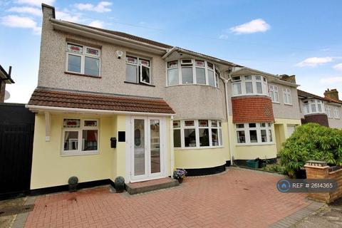 4 bedroom semi-detached house to rent, Farnham Road, Welling, DA16
