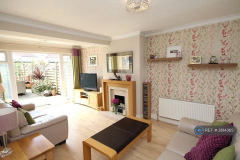 4 bedroom semi-detached house to rent, Farnham Road, Welling, DA16