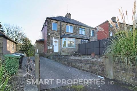 3 bedroom semi-detached house to rent, Nabcroft Lane, Huddersfield HD4