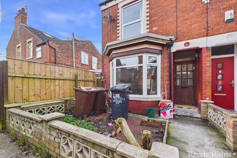 2 bedroom end of terrace house for sale, The Beeches, Hull