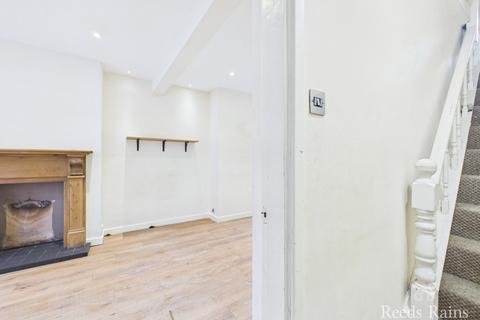 2 bedroom end of terrace house for sale, The Beeches, Hull