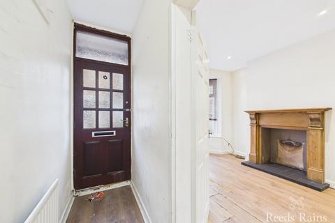 2 bedroom end of terrace house for sale, The Beeches, Hull
