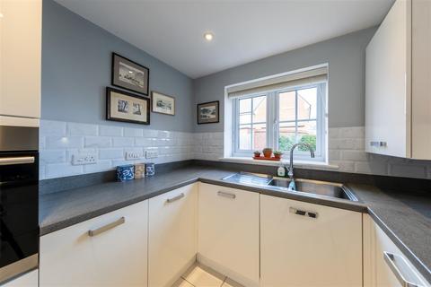 3 bedroom end of terrace house for sale, Golden Nook Road, Northwich CW8