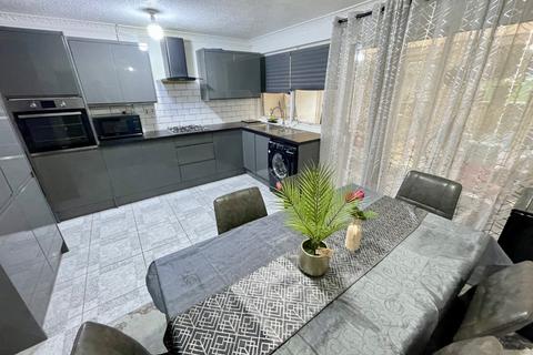 3 bedroom terraced house for sale, Gregories Close, Luton, Bedfordshire, LU3 1DL