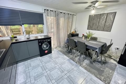 3 bedroom terraced house for sale, Gregories Close, Luton, Bedfordshire, LU3 1DL