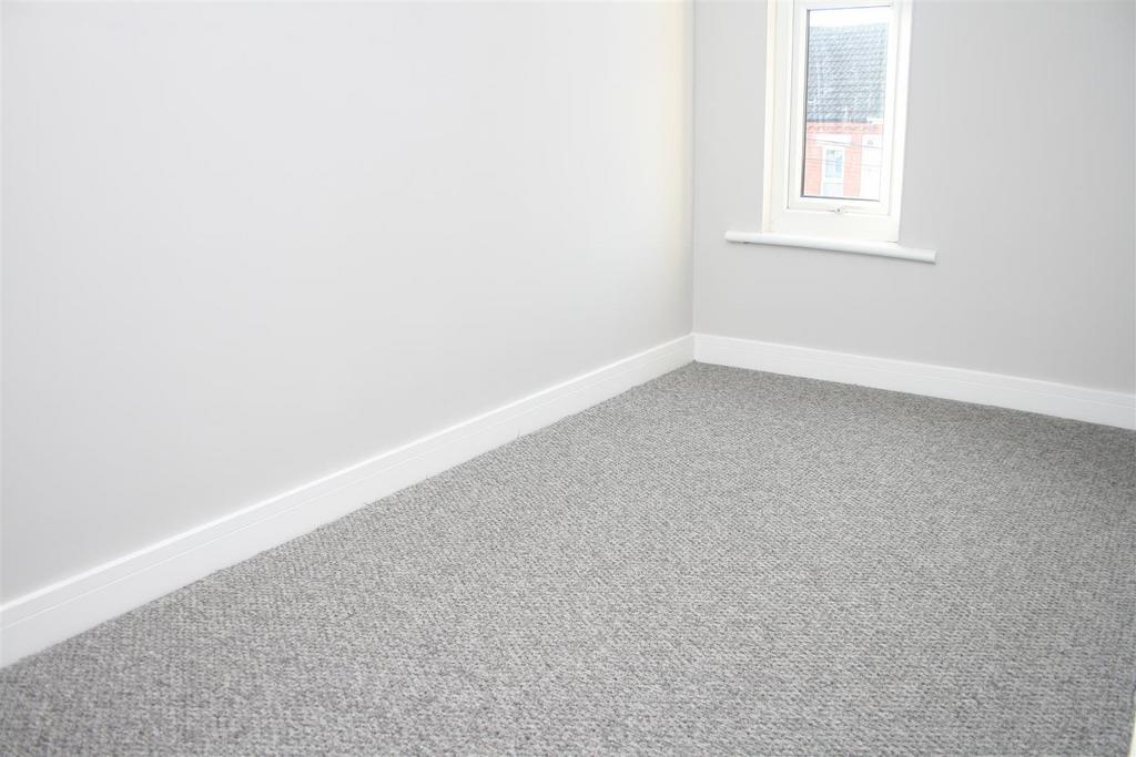 Flat 4 (3).JPG