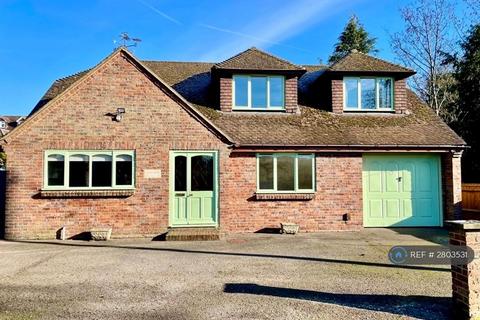 4 bedroom detached house to rent, Seymour Court Road, Marlow, SL7