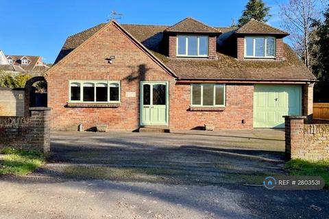 4 bedroom detached house to rent, Seymour Court Road, Marlow, SL7