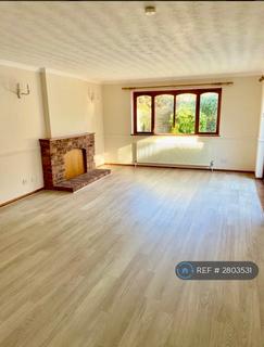 4 bedroom detached house to rent, Seymour Court Road, Marlow, SL7