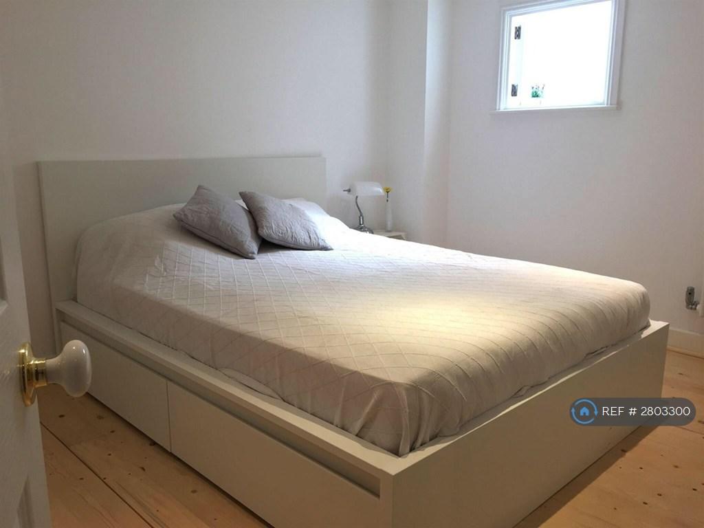 Bedroom Now Has Larger Bed And Grey Floor