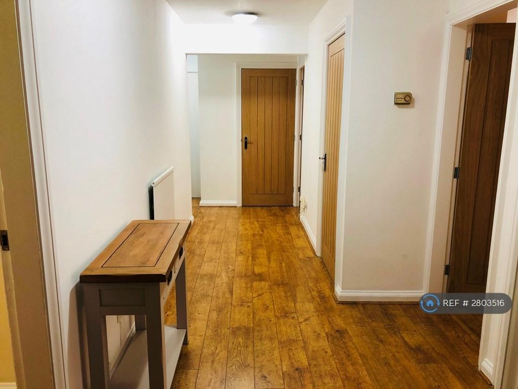 Hallway/ Entrance