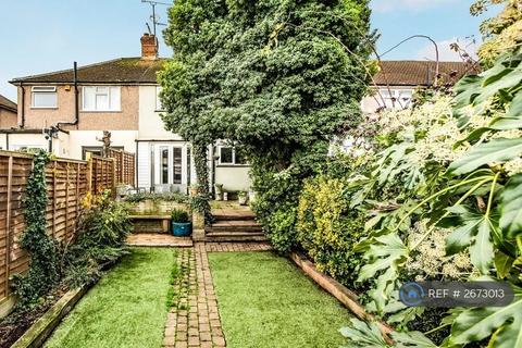 3 bedroom terraced house to rent, Abbey Road, London, DA17