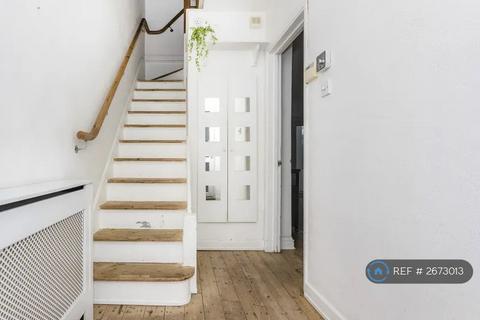 3 bedroom terraced house to rent, Abbey Road, London, DA17