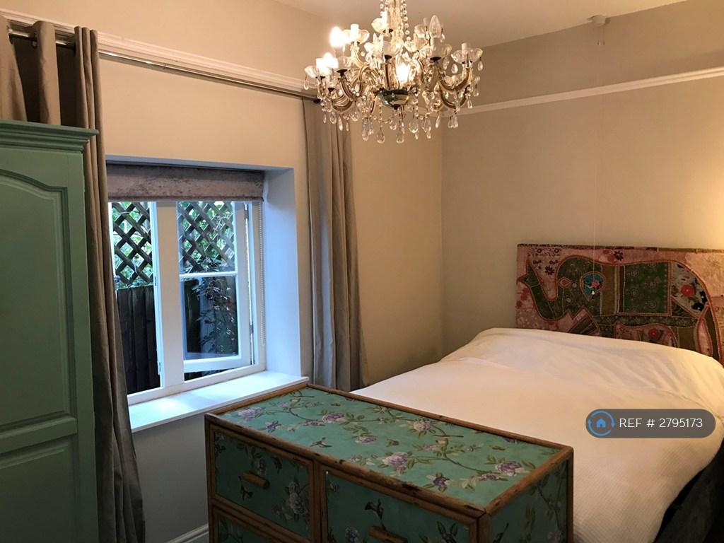En-Suite Bedroom