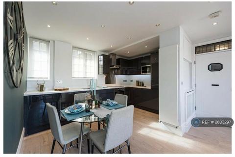 2 bedroom flat to rent, Clarewood Court, London, W1H