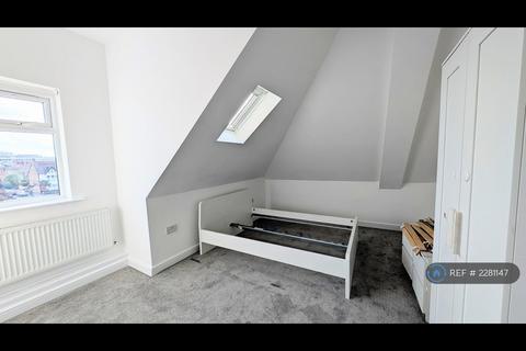 2 bedroom flat to rent, Warrington Road, Harrow, HA1