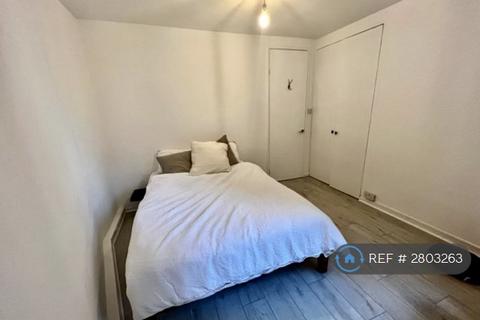 2 bedroom flat to rent, Crowland House, London, NW8