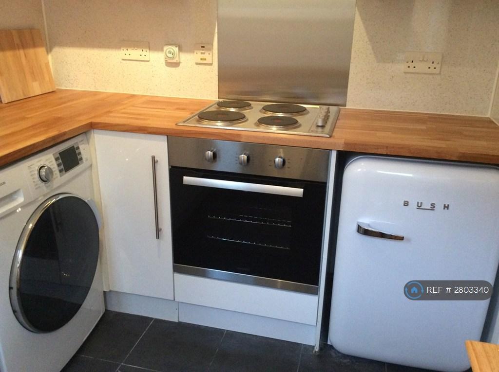 Kitchen 1/2