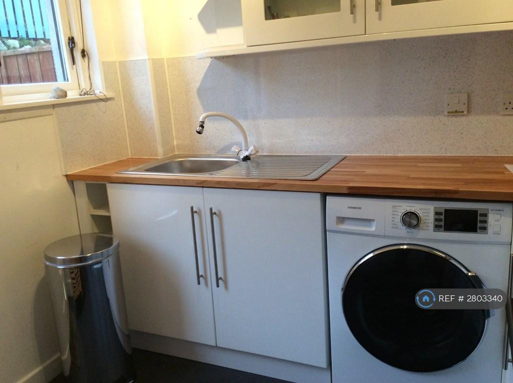 Kitchen 2/2