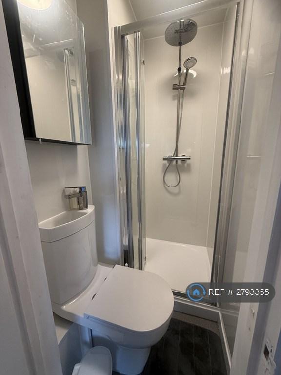 Room2 - En-Suite