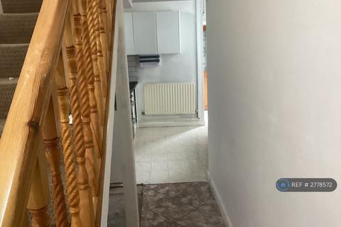 3 bedroom terraced house to rent, Hoskins Street, Newport, NP20