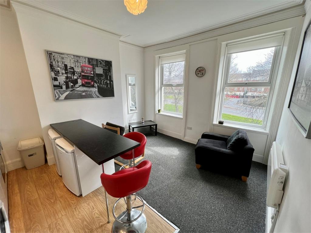 Open Plan Living Room/Kitchen