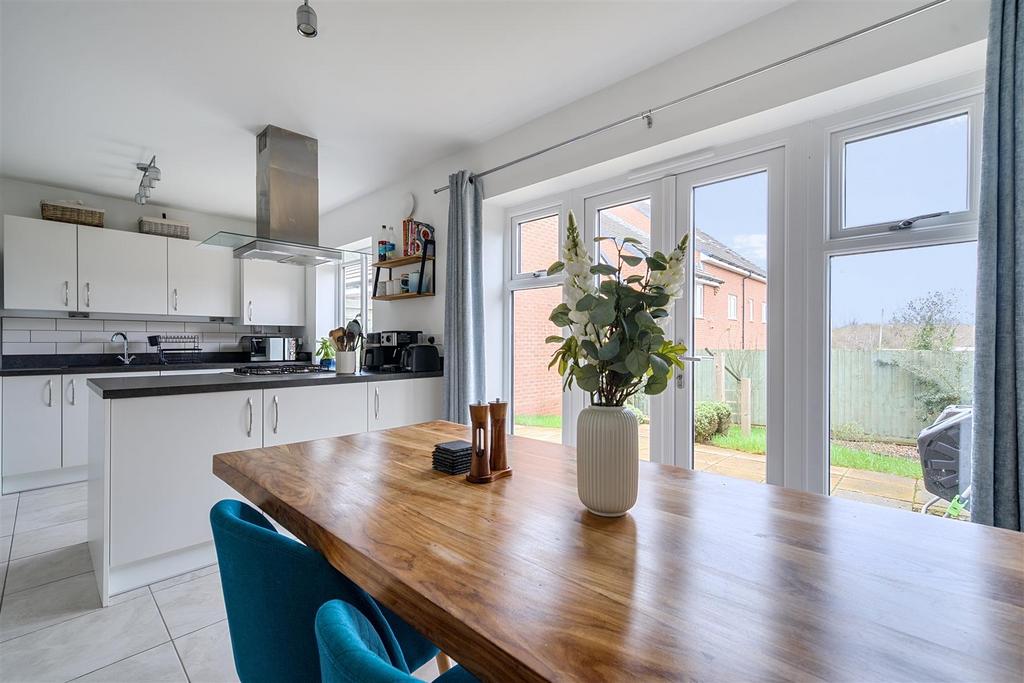 Kitchen/Dining Room