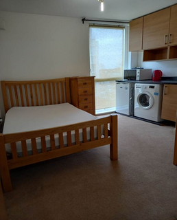 Studio to rent, Jasper Avenue, London W7