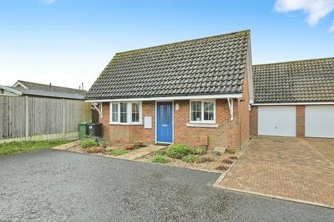 2 bedroom bungalow for sale, Oakleigh Drive, Swaffham