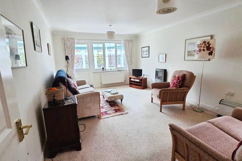 2 bedroom bungalow for sale, Oakleigh Drive, Swaffham