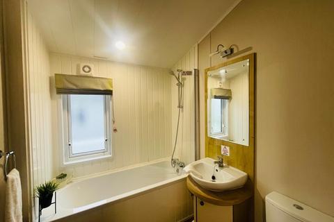 3 bedroom holiday lodge for sale, Carlton IP17