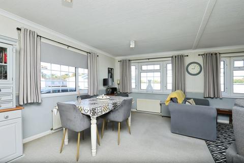 undefined, Plumtree Mobile Home Park, Marham